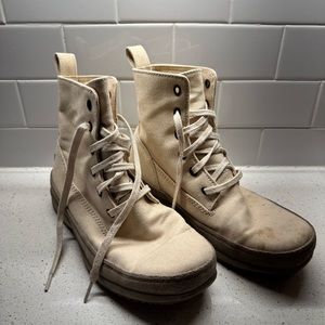 Sorel Off White Boots - Size 9.5